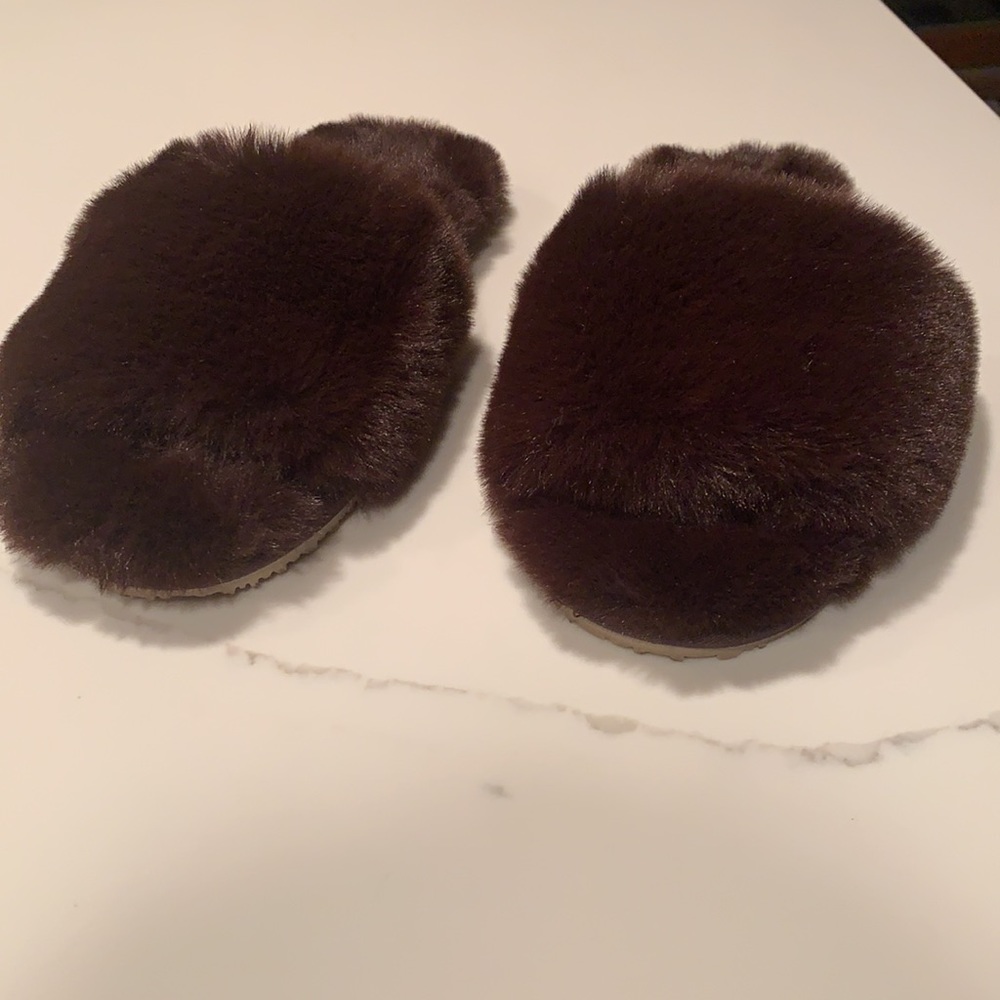 Slippers - Picture 3 of 3